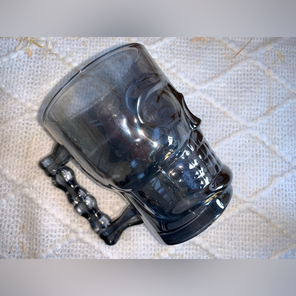 Dark Enchantment Halloween 17.6 oz Glass Skull Mug Scary Grey- NWT
